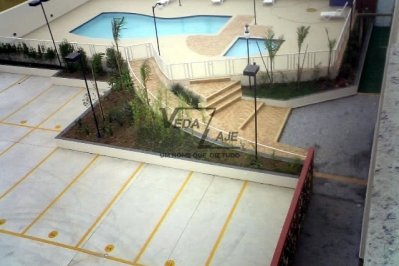 C.E.Rovigo Estacionamento com piso de concreto usinado