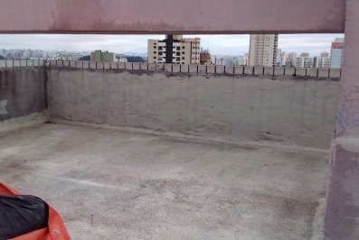 Contratante tentou eliminar vazamentos com manta líquida