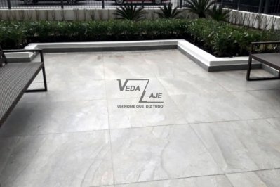 C.E.Roraima Detalhe do porcelanato e jardim