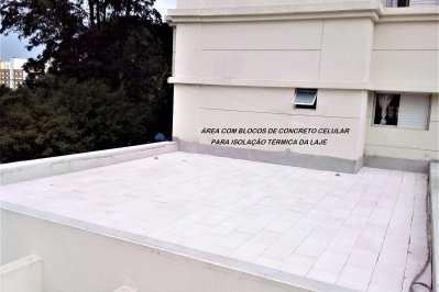 Laje com a proteção térmica em placas de concreto celular e assim obra concluida